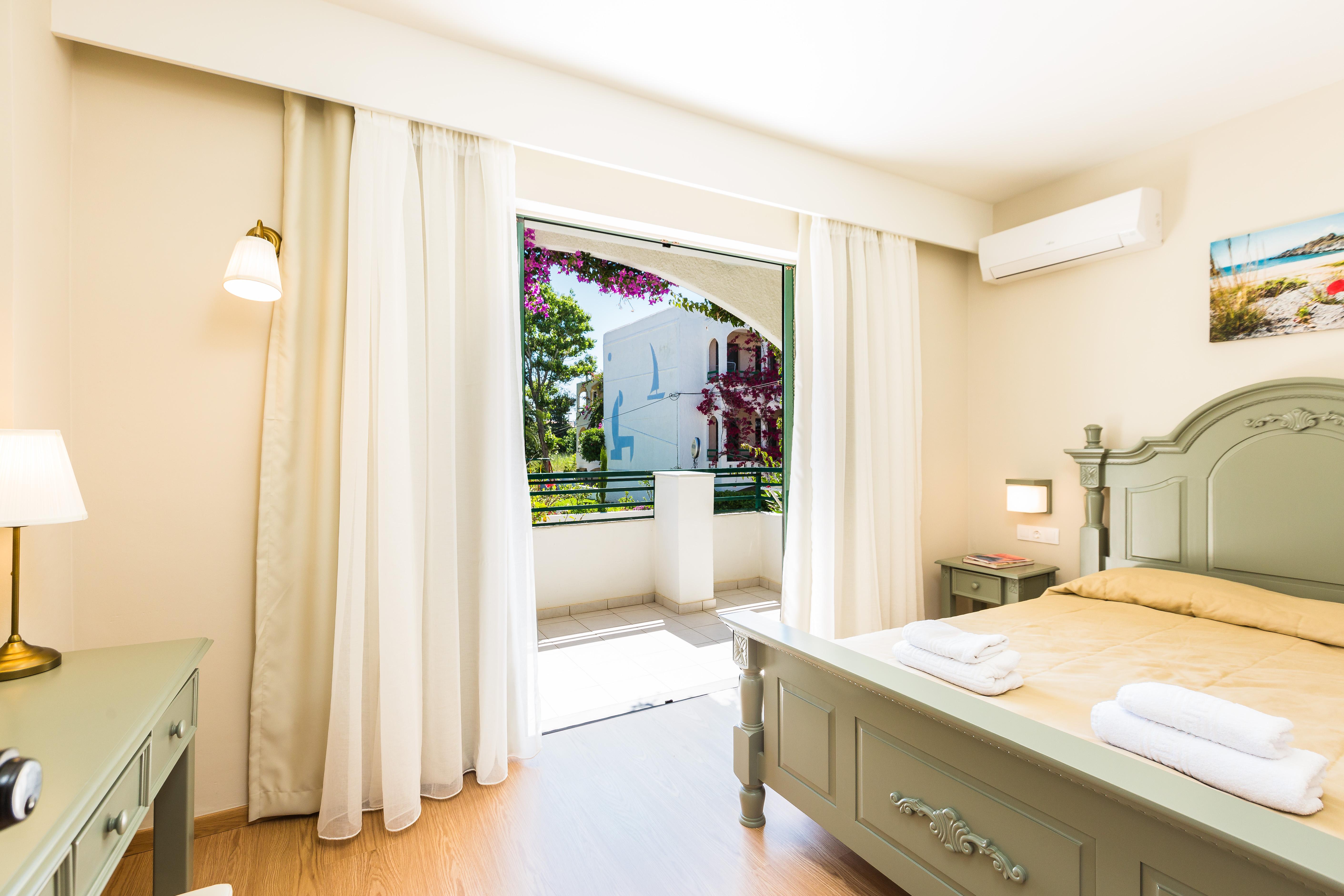 بلاتانيز Trefon Hotel Apartments And Family Suites المظهر الخارجي الصورة
