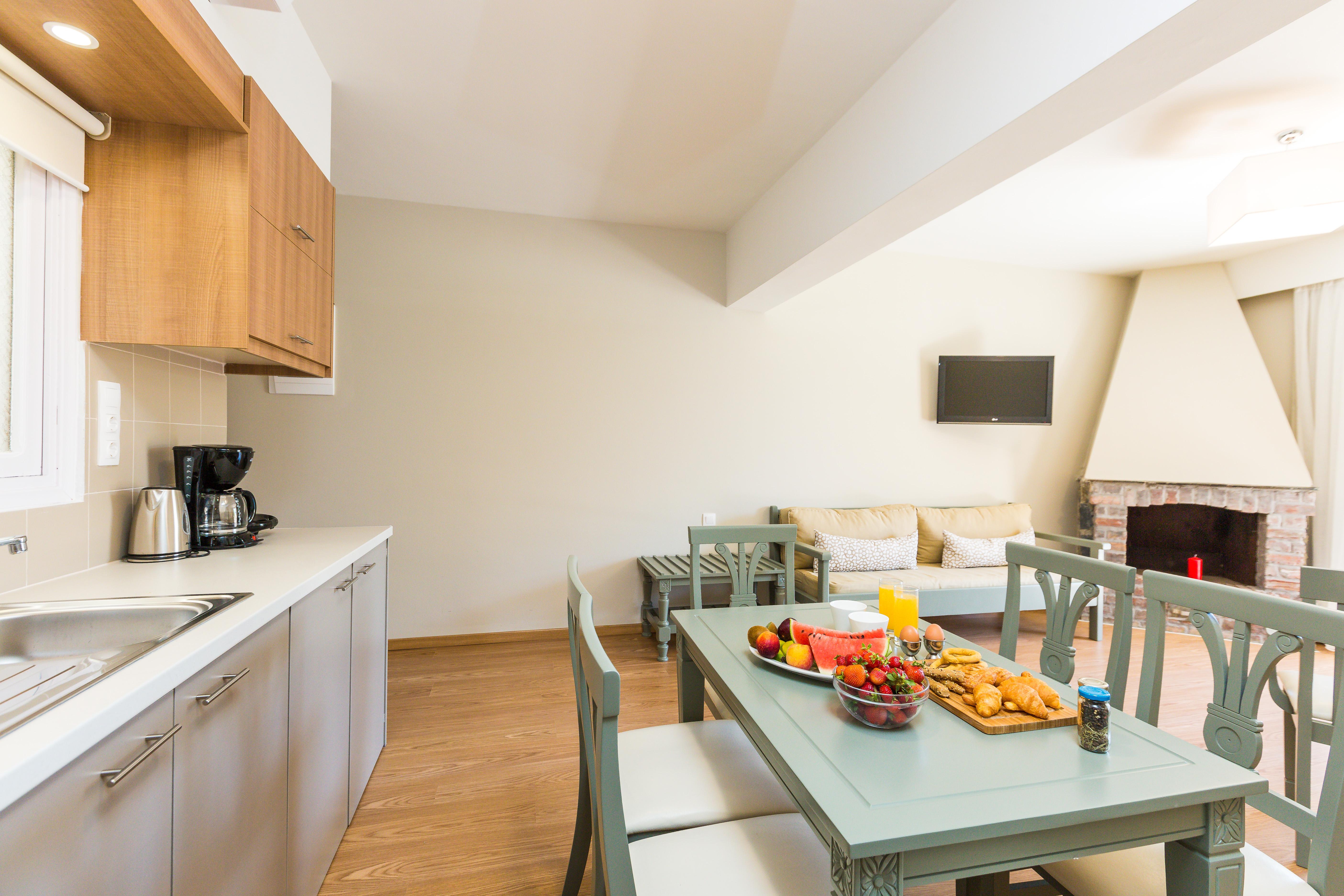 بلاتانيز Trefon Hotel Apartments And Family Suites المظهر الخارجي الصورة