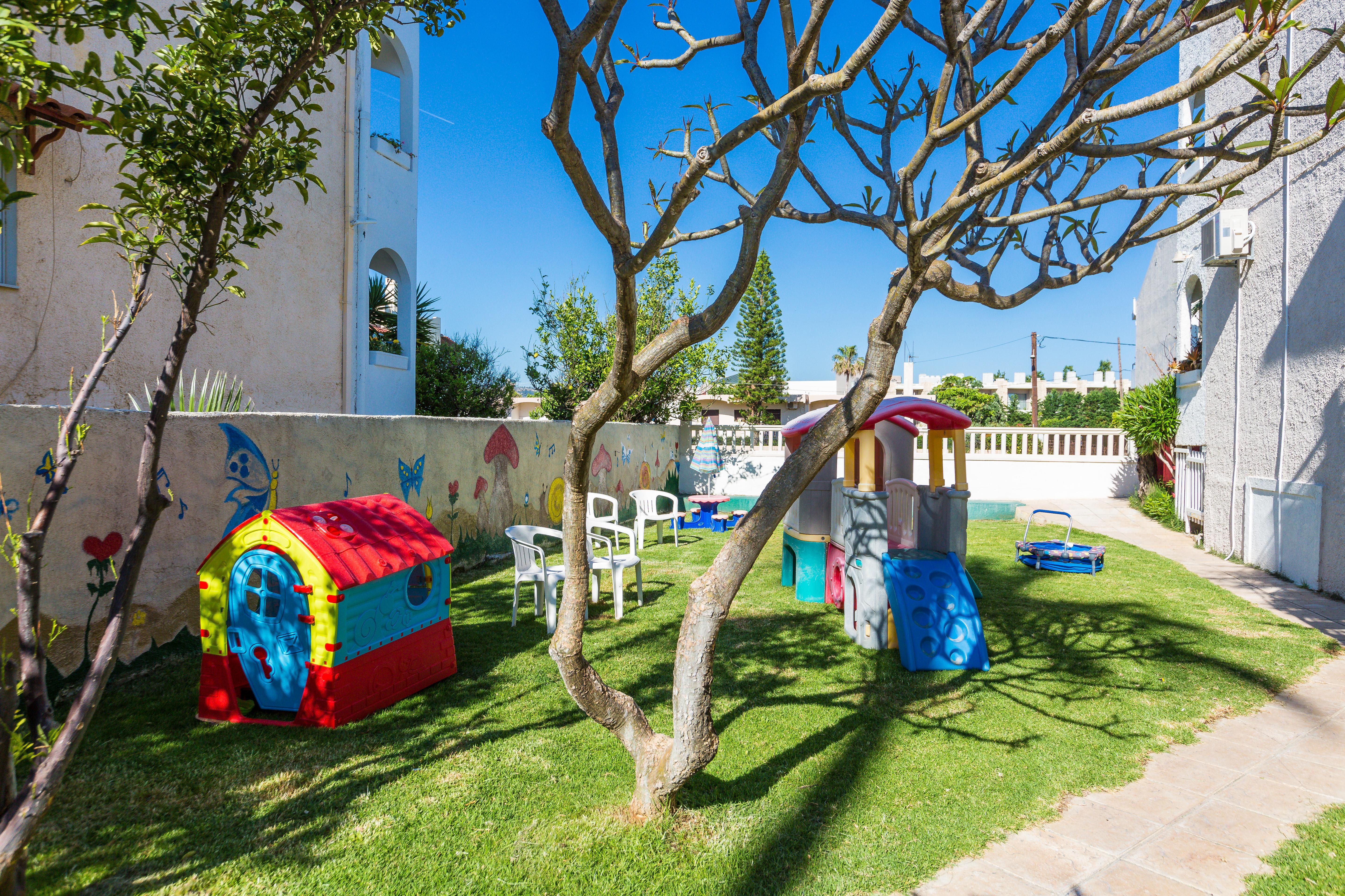 بلاتانيز Trefon Hotel Apartments And Family Suites المظهر الخارجي الصورة