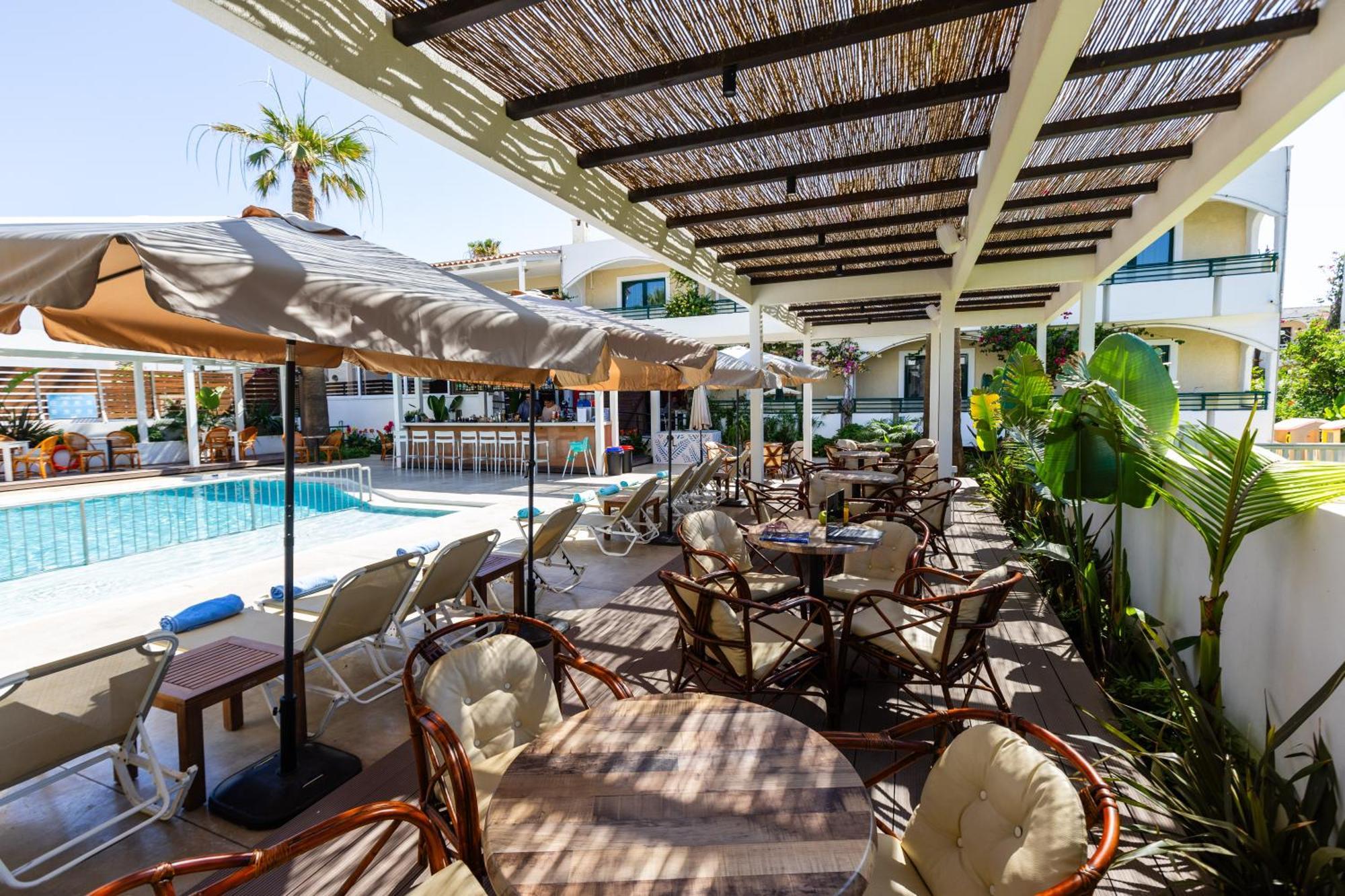 بلاتانيز Trefon Hotel Apartments And Family Suites المظهر الخارجي الصورة