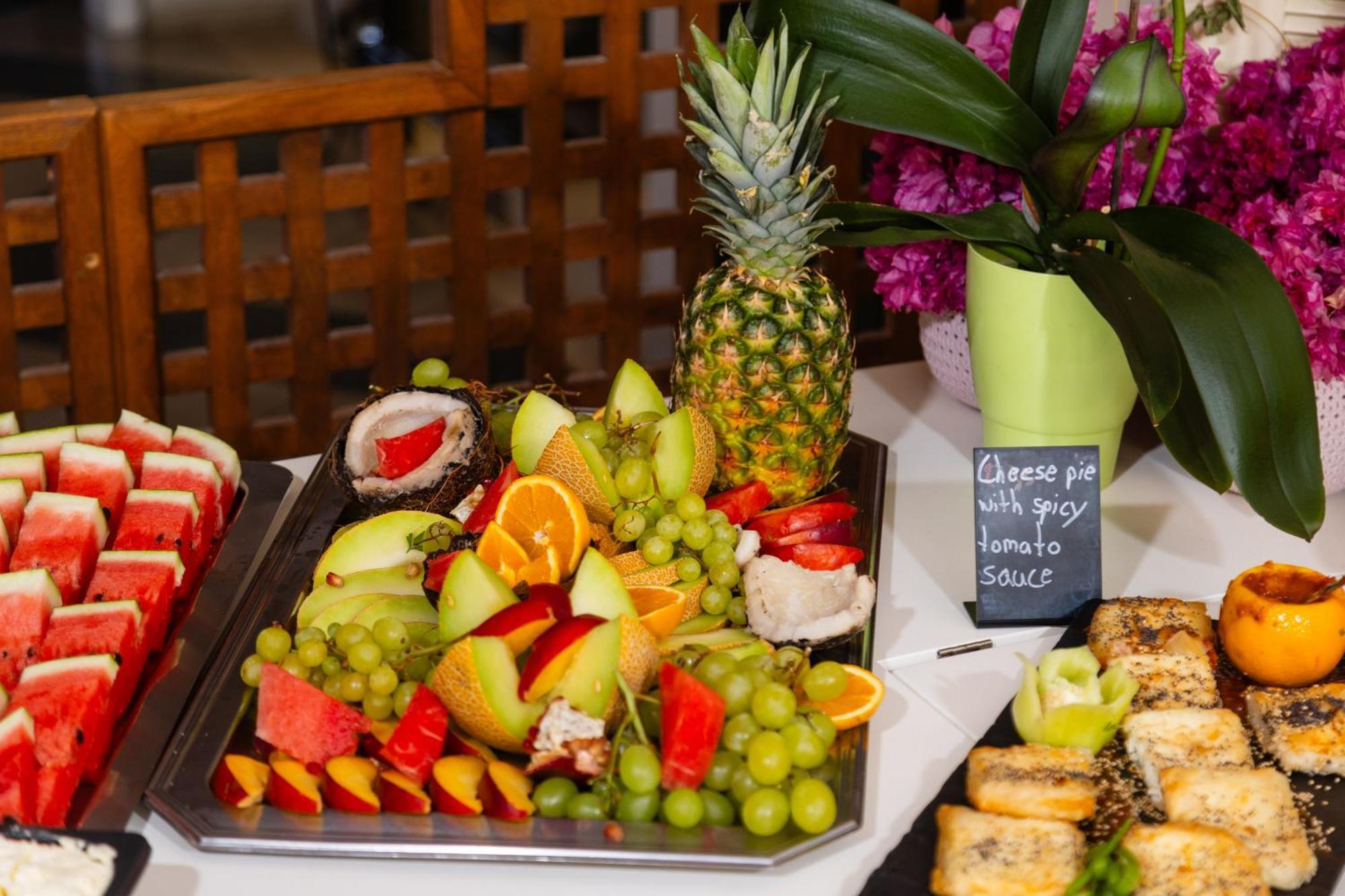 بلاتانيز Trefon Hotel Apartments And Family Suites المظهر الخارجي الصورة