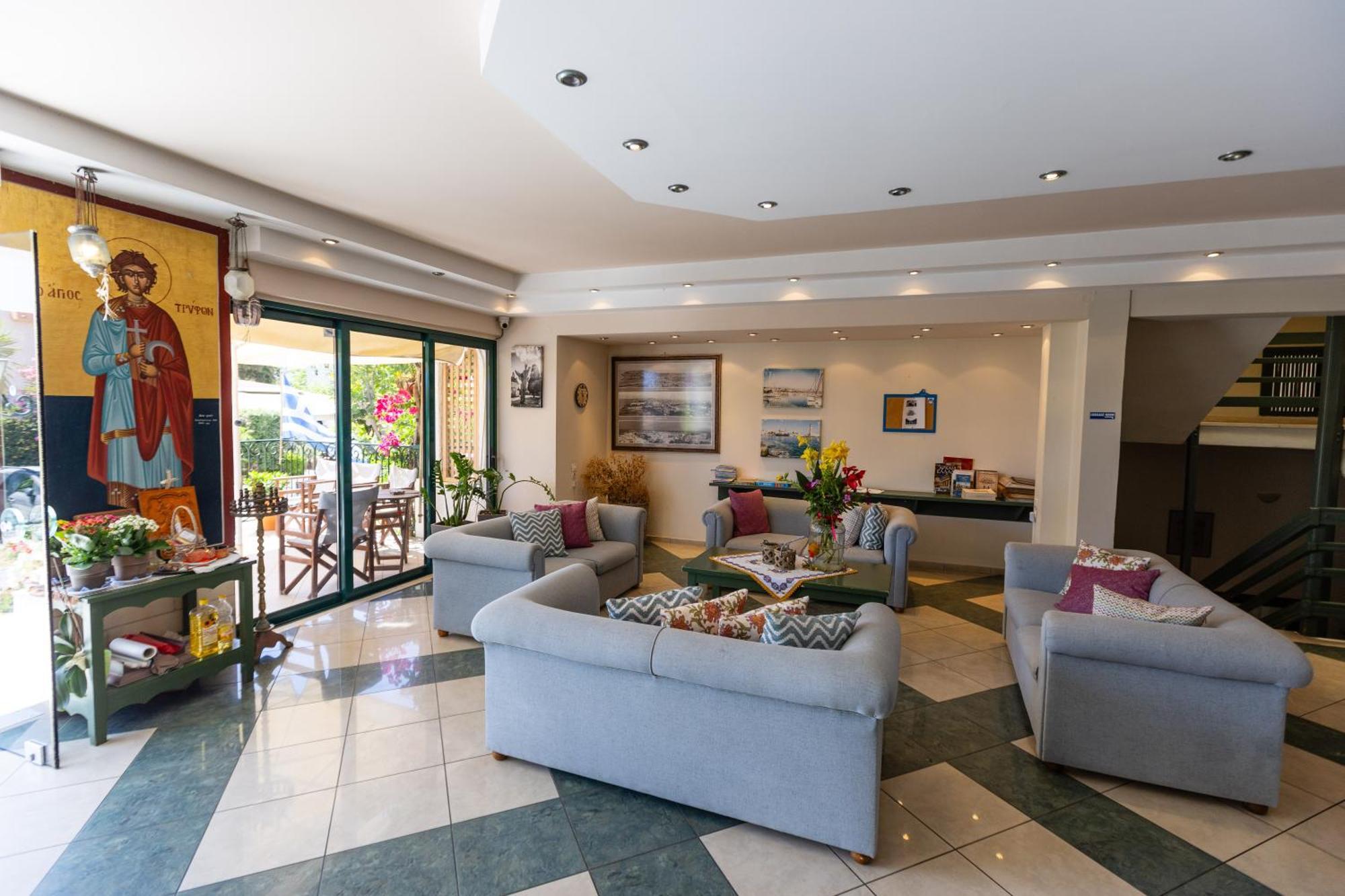 بلاتانيز Trefon Hotel Apartments And Family Suites المظهر الخارجي الصورة